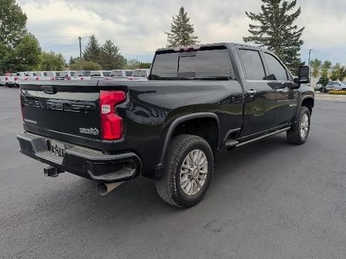 Used 2021 Chevrolet Silverado 2500 High Country w/ Z71 Off-Road Package AWD/4WD image 3
