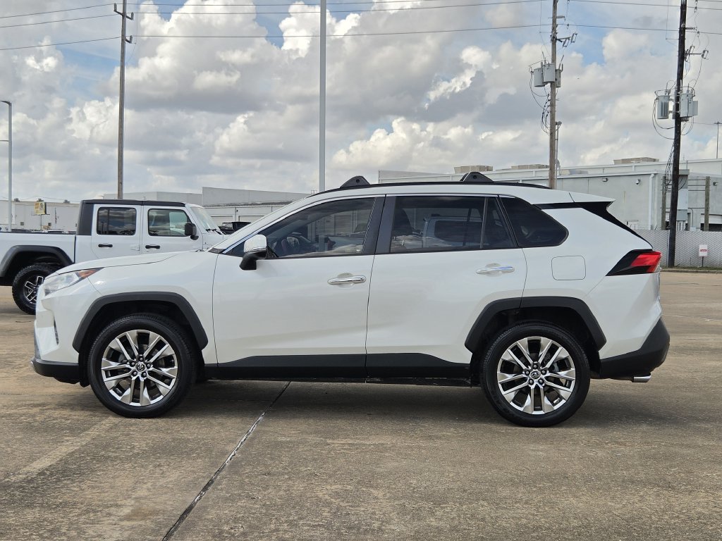 Used 2019 Toyota RAV4 Limited w/ Cold Weather Package AWD/4WD image 6