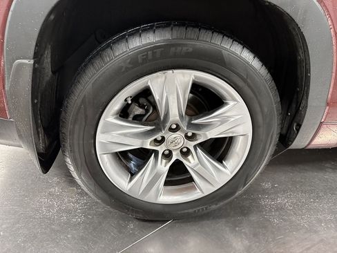Used 2014 Toyota Highlander Limited image 13