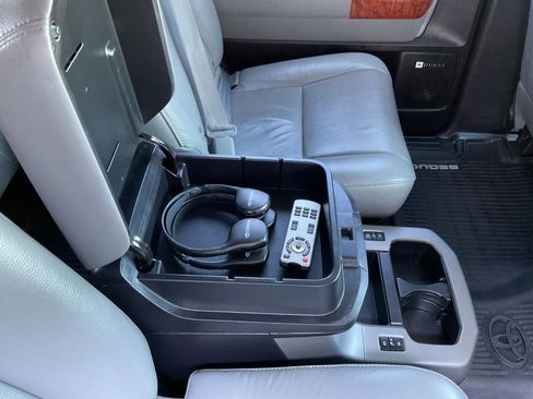 Used 2018 Toyota Sequoia Platinum image 54