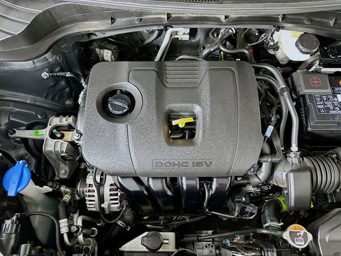 Used 2025 Kia Soul LX w/ LX Technology Package FWD image 31