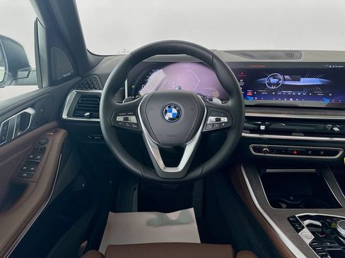 New 2026 BMW X5 xDrive50e w/ Premium Package AWD/4WD image 15