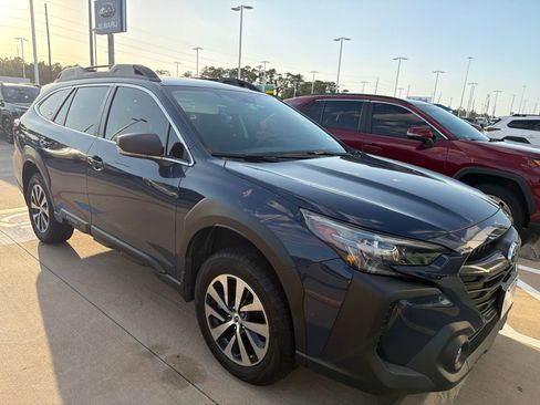Used 2025 Subaru Outback AWD/4WD image 4