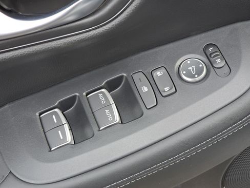 New 2026 Honda HR-V EX-L image 16