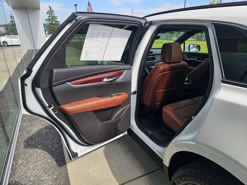 New 2026 Cadillac XT5 Sportv AWD/4WD image 15