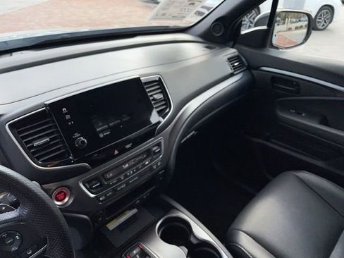 Used 2023 Honda Passport EX-L image 12