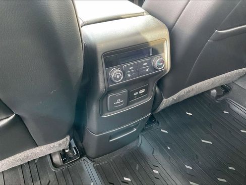 Used 2021 GMC Acadia Denali w/ Denali Ultimate Package image 28