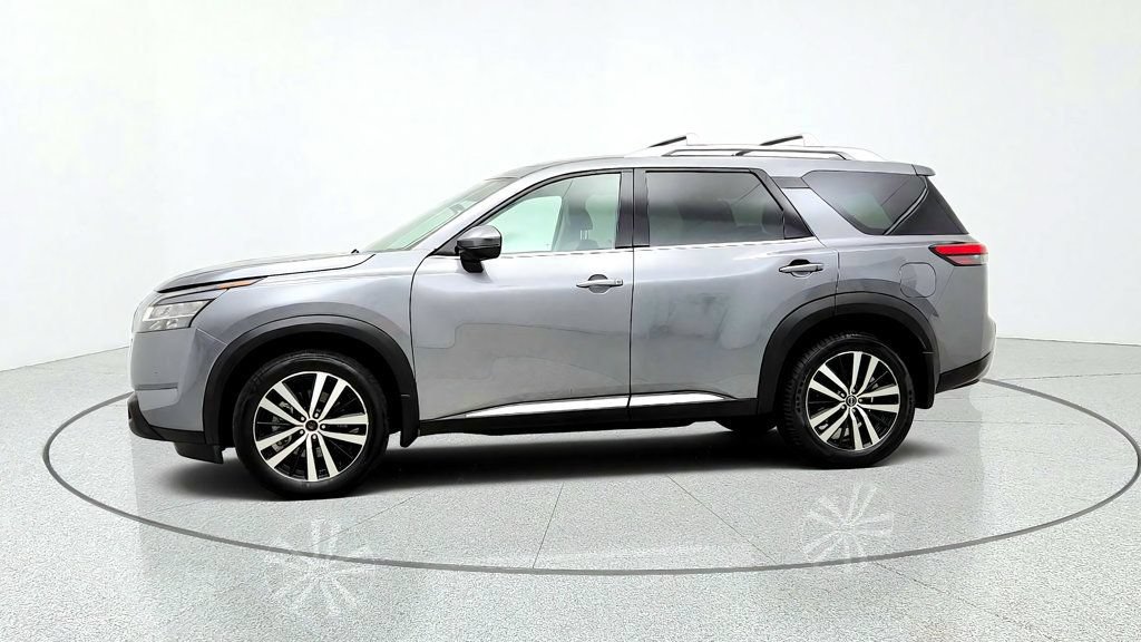 Used 2024 Nissan Pathfinder Platinum AWD/4WD image 8