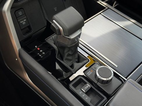 Used 2025 Toyota Tundra Platinum AWD/4WD image 44