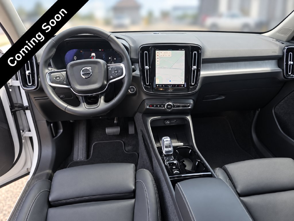 Certified 2025 Volvo XC40 B5 Plus AWD/4WD image 5