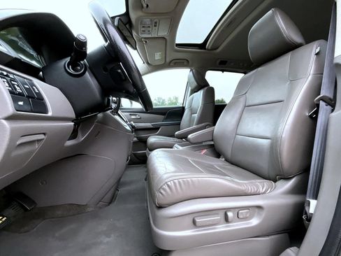 Used 2014 Honda Odyssey EX-L image 11