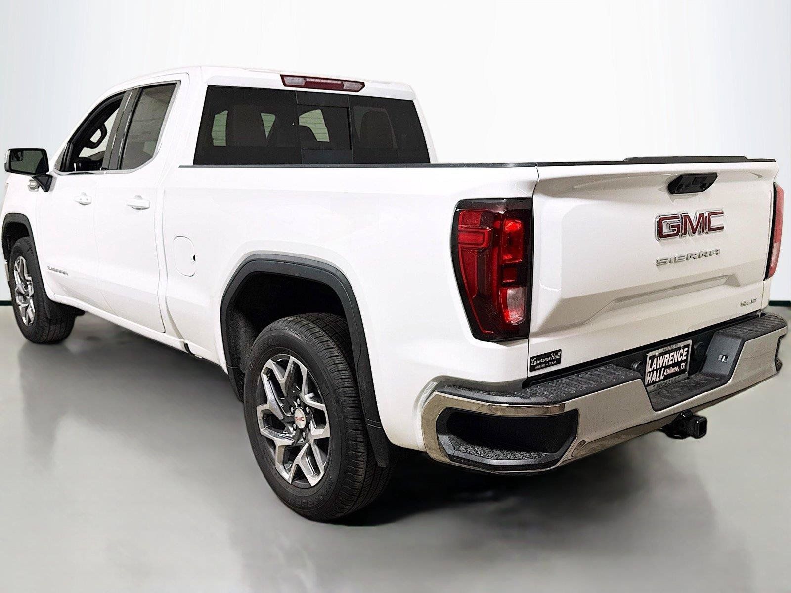 New 2026 GMC Sierra 1500 SLE w/ Preferred Package RWD image 3