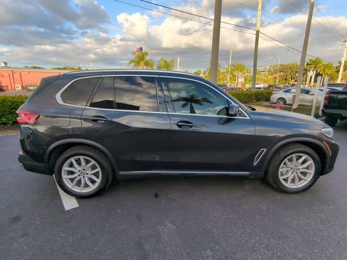 Used 2023 BMW X5 xDrive40i w/ Premium Package image 4