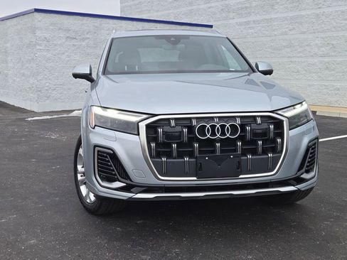 Used 2025 Audi Q7 Premium Plus image 4