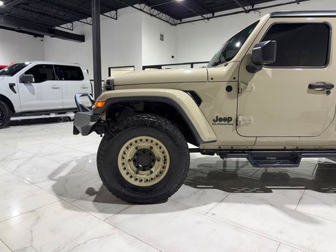 Used 2020 Jeep Gladiator Overland w/ Popular Equipment Package AWD/4WD image 7
