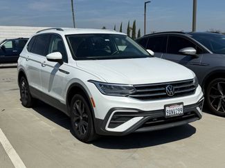 Used 2022 Volkswagen Tiguan SE video 2