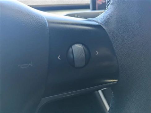 Used 2021 Tesla Model Y Long Range AWD/4WD image 13