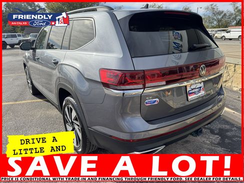 Used 2024 Volkswagen Atlas SE image 3