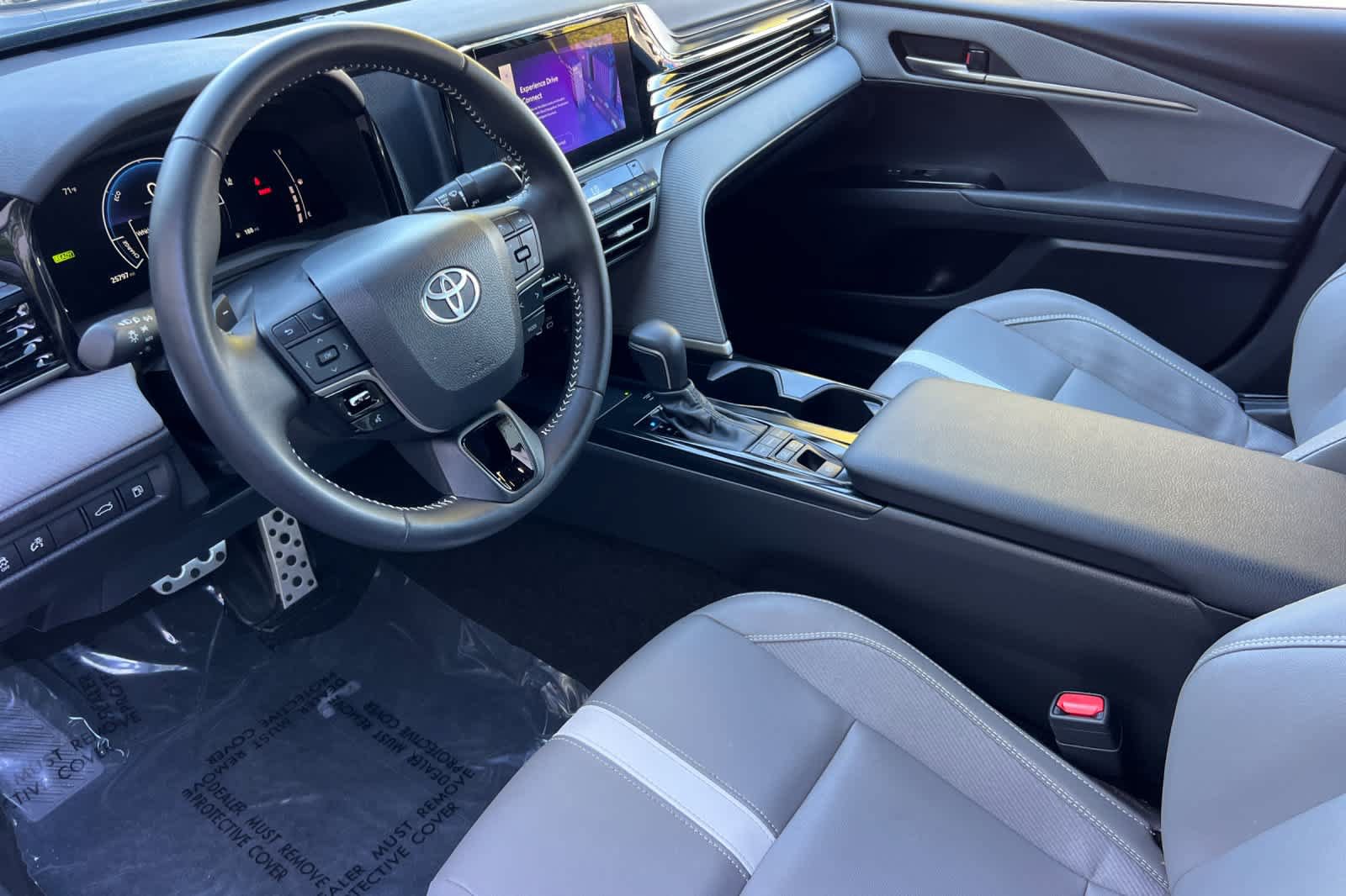 Certified 2025 Toyota Camry SE FWD image 11
