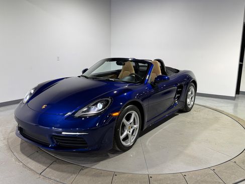 Used 2022 Porsche 718 Boxster image 3