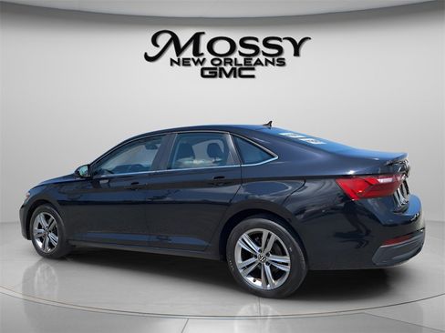 Used 2024 Volkswagen Jetta SE image 7