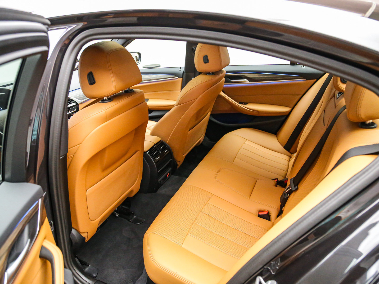 Certified 2023 BMW 530e w/ Convenience Package RWD image 20