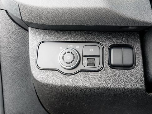 Used 2024 Mercedes-Benz Sprinter 2500 image 9