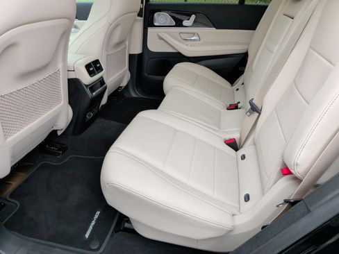 Used 2026 Mercedes-Benz GLS 450 4MATIC image 39