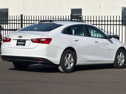 Used 2021 Chevrolet Malibu LS image 3