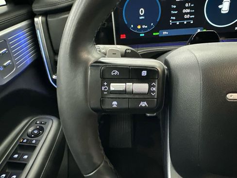 Used 2025 Hyundai Santa Fe Limited FWD image 29