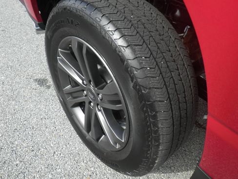 Certified 2022 Ford F150 XLT w/ Equipment Group 302A High image 11