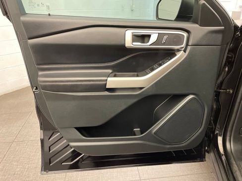 Used 2023 Ford Explorer XLT RWD image 19