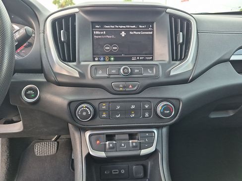 Used 2024 GMC Terrain SLE AWD/4WD image 20
