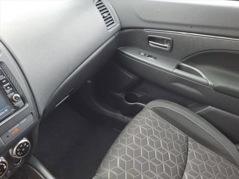 Used 2024 Mitsubishi Outlander Sport SE AWD/4WD image 31