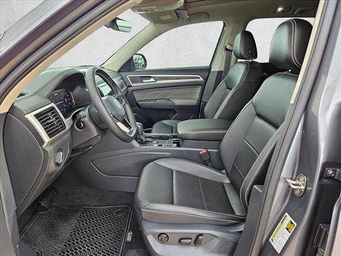 Used 2023 Volkswagen Atlas SE w/ Panoramic Sunroof Package image 17