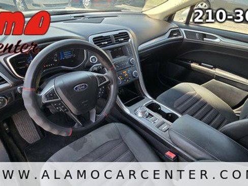 Used 2017 Ford Fusion SE image 35