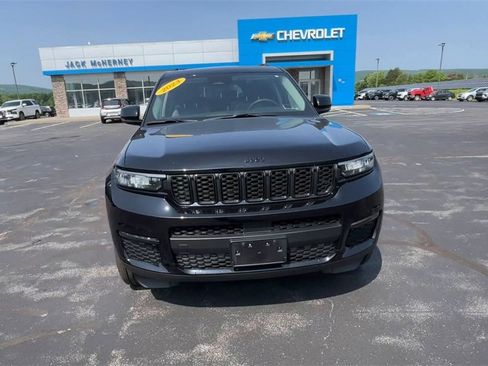 Used 2023 Jeep Grand Cherokee L Limited w/ Black Appearance Package image 3