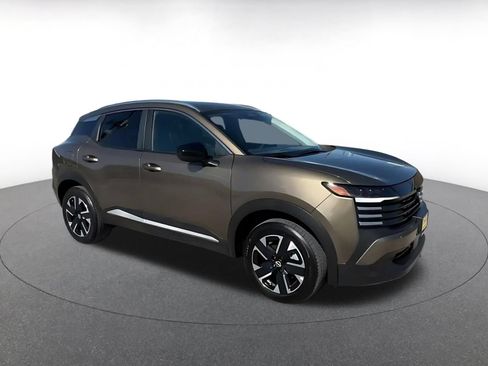 Used 2026 Nissan Kicks SV w/ Cold Weather Package AWD/4WD image 2