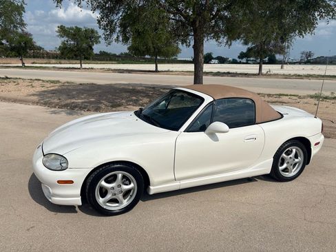 Used 2000 MAZDA MX-5 Miata RWD image 6