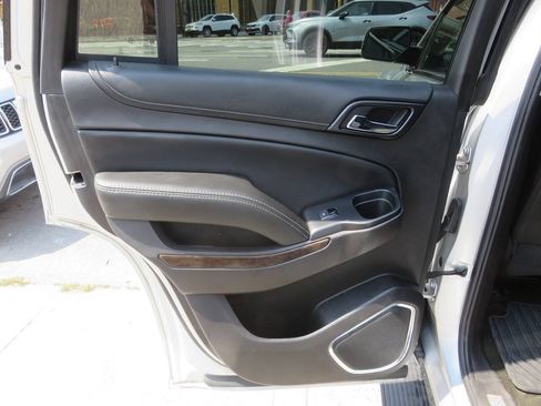 Used 2016 Chevrolet Tahoe LT w/ Luxury Package AWD/4WD image 28