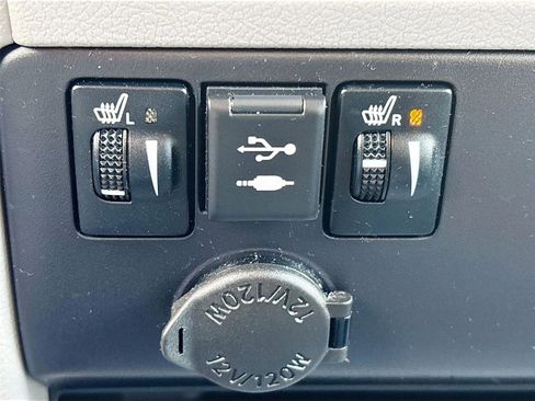 Used 2020 Toyota Sienna XLE FWD image 19