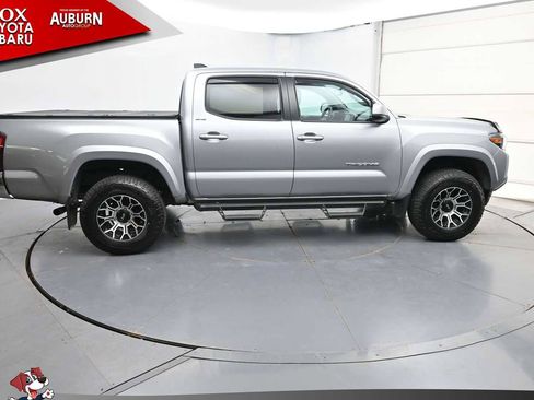 Used 2021 Toyota Tacoma SR5 AWD/4WD image 16