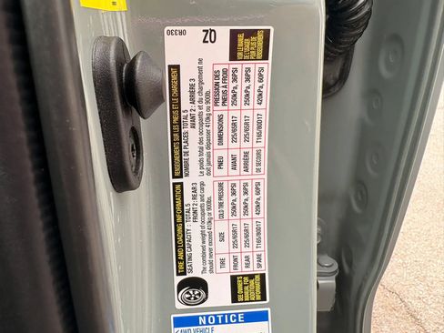 Used 2022 Toyota RAV4 XLE AWD/4WD image 31
