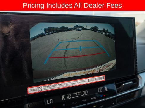 Used 2025 Toyota Sienna XLE FWD image 15