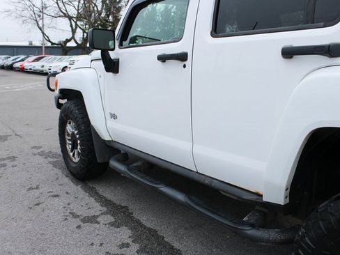 Used 2008 HUMMER H3 Luxury image 42