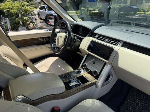 Used 2019 Land Rover Range Rover HSE AWD/4WD image 12