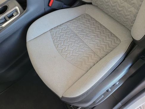 Used 2022 Chevrolet Equinox LT image 14