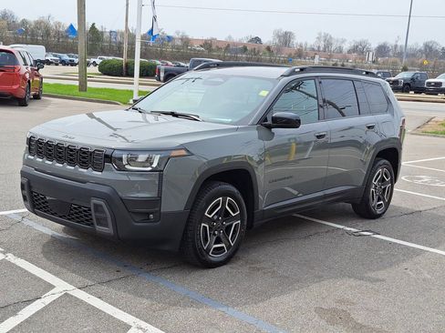 New 2026 Jeep Cherokee Laredo image 2