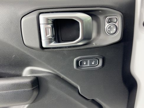 Used 2023 Jeep Wrangler Unlimited Rubicon 4xe image 13