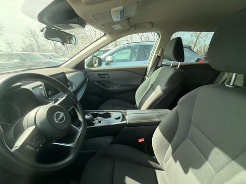 Used 2023 Nissan Rogue S image 6